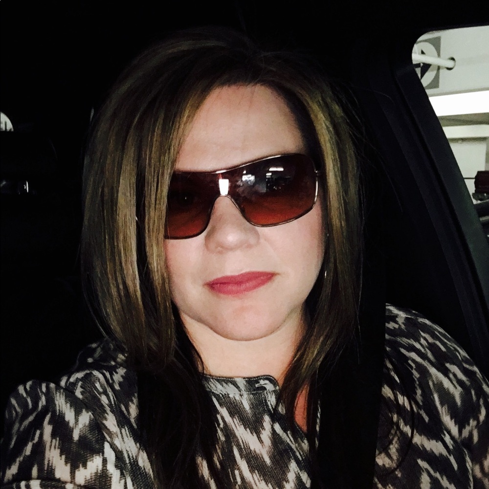 Meet your Posher, Melissa